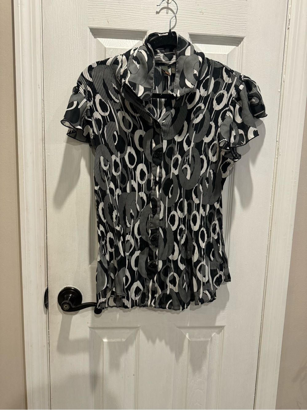 Black & White Printed Short Sleeve Pleated Tank Top